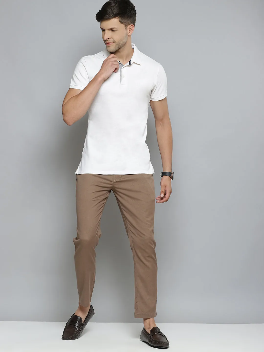 DENNISON Men Taupe Relaxed Tapered Fit Easy Wash Trousers