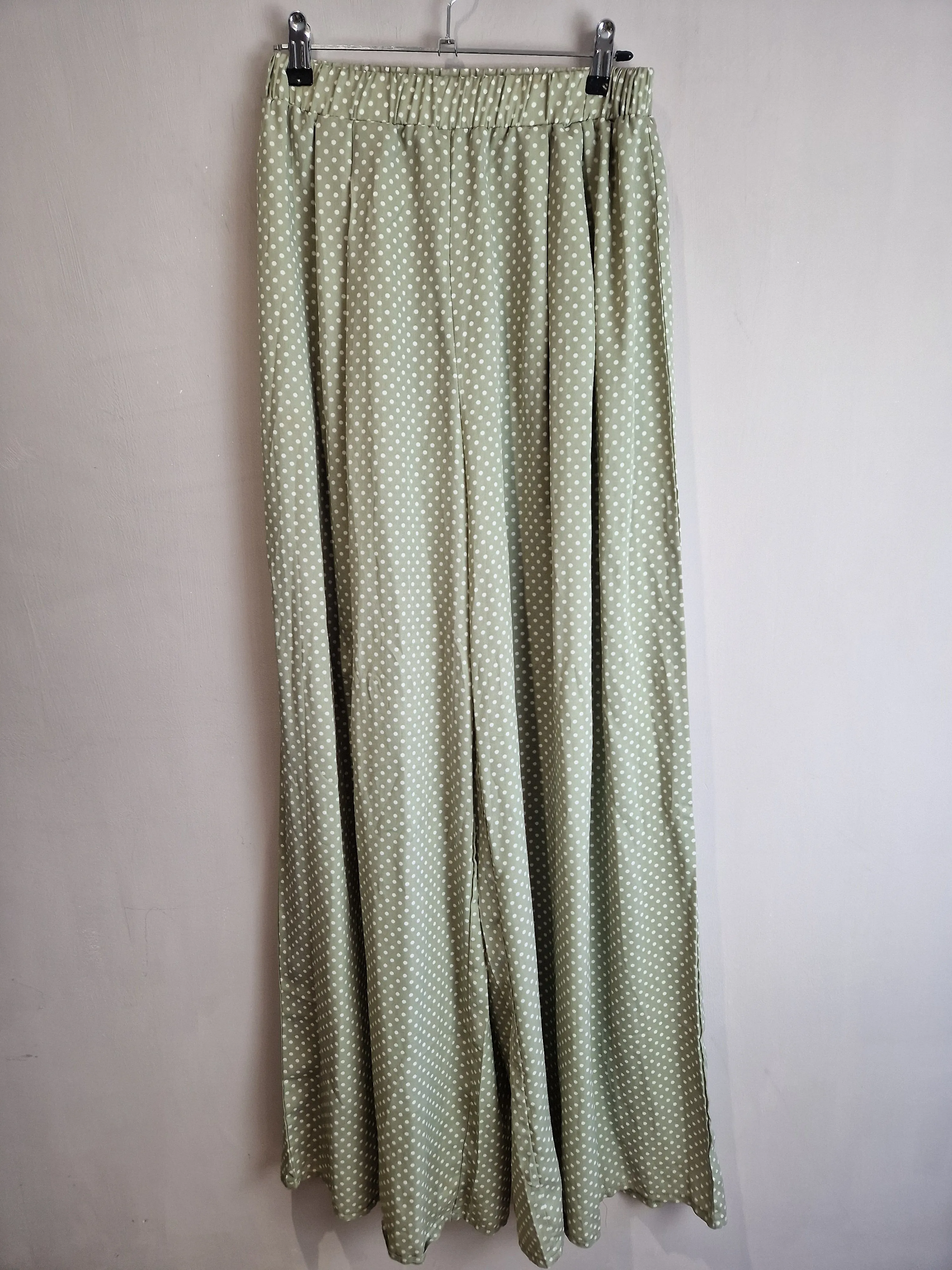 Pretty Little Thing sage green spotty co-ord - size 8-10