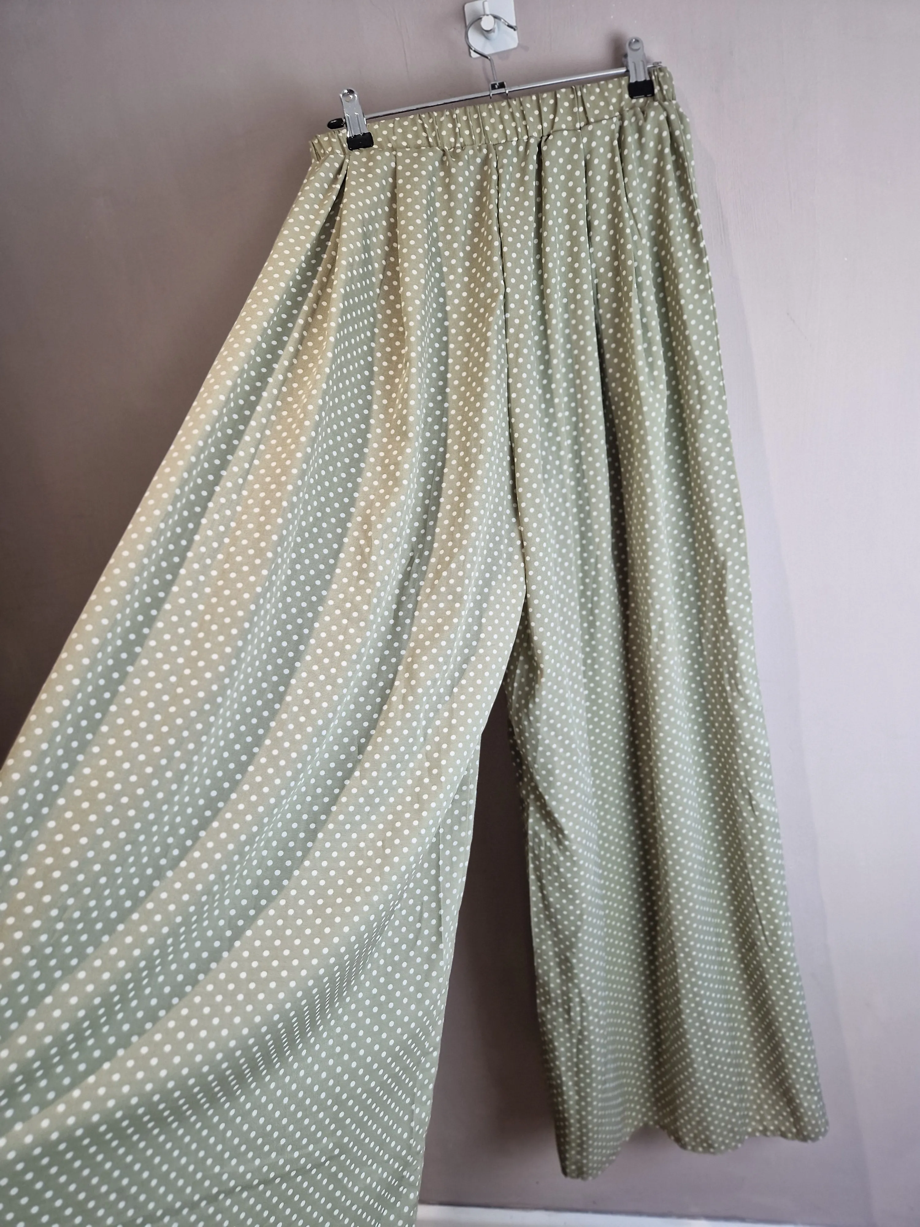 Pretty Little Thing sage green spotty co-ord - size 8-10